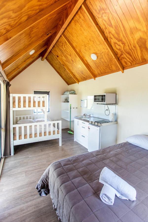 Camp Waipu Cove Hotel Екстериор снимка
