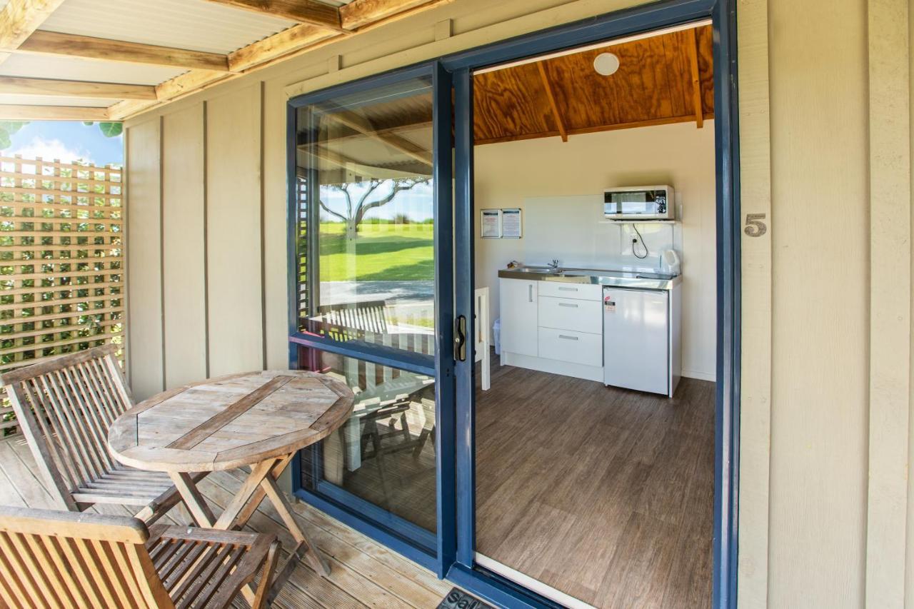 Camp Waipu Cove Hotel Екстериор снимка
