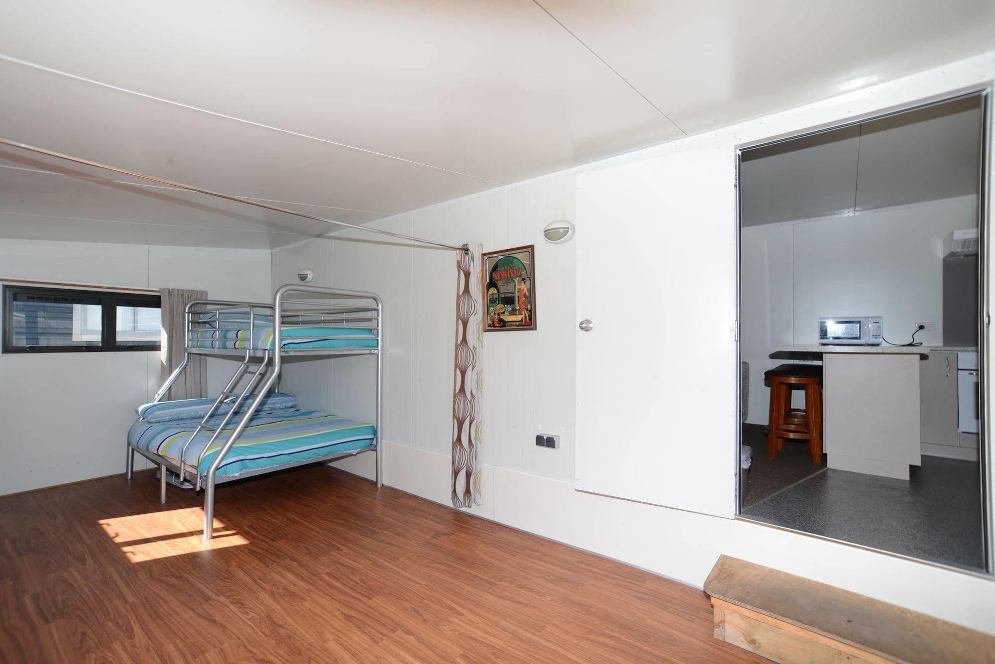 Camp Waipu Cove Hotel Екстериор снимка