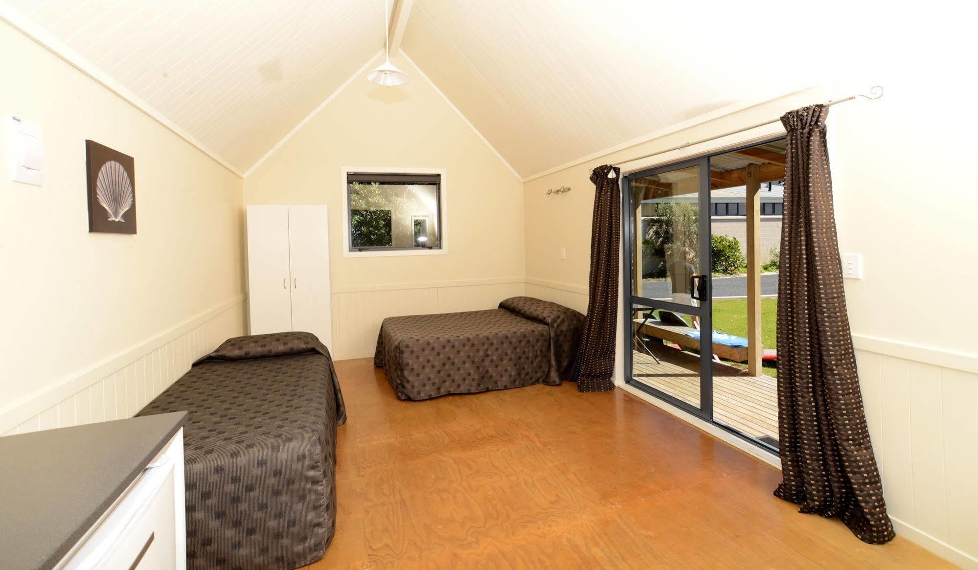 Camp Waipu Cove Hotel Екстериор снимка